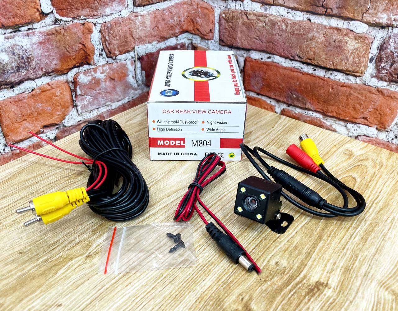 Камера заднего вида E606